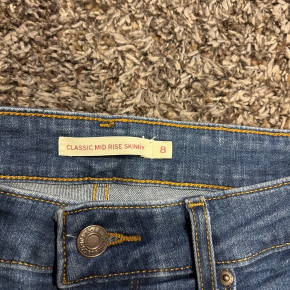 Levi's Women's Classic Midrise Skinny Jeans - Picture 2 of 6